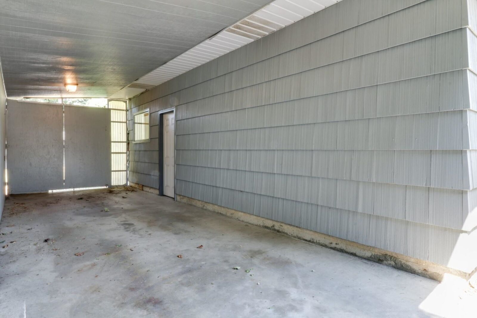 Home for sale in Spokane Valley 2211 N Hutchinson Rd, Spokane Valley