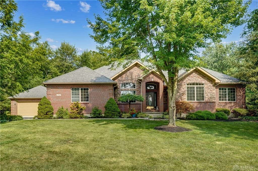 Property Photo: 1162 Orchard Run Drive OH 45036