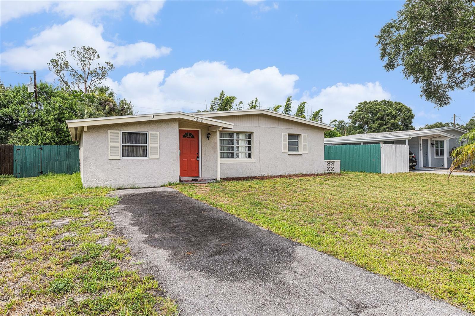 Property Photo:  6525 65th Avenue N  FL 33781 