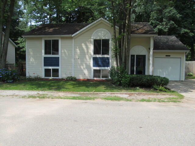 14923 Minetta Avenue  Spring Lake MI 49456 photo