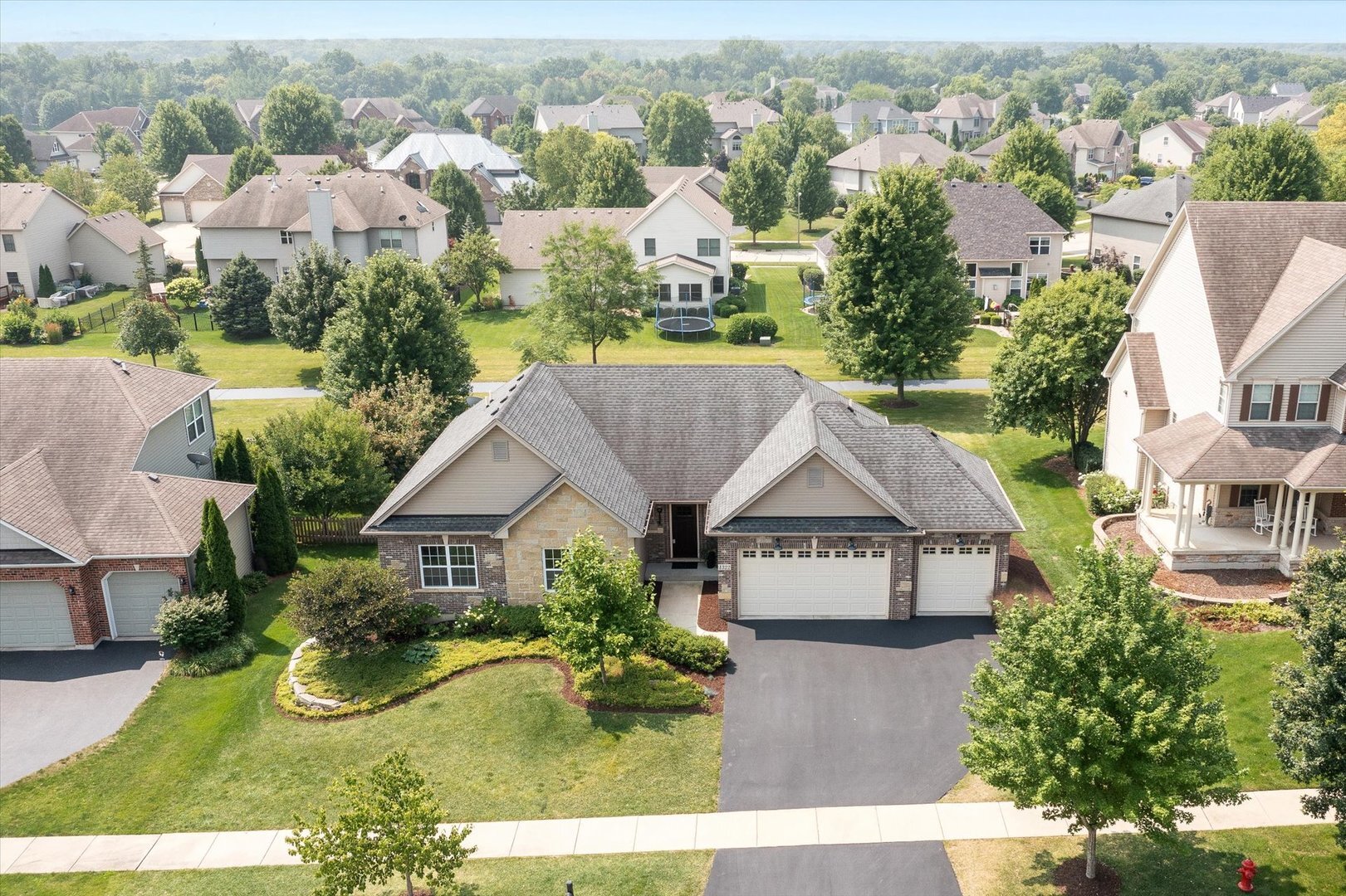 Property Photo:  1322 Deerpath Drive  IL 60560 