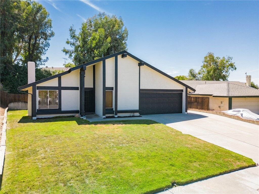 Property Photo: 3264 Gallion Circle CA 92503
