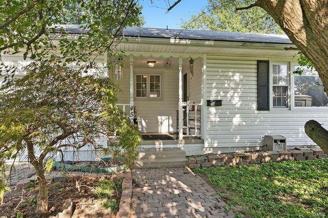 450 South Wood Street  Nashville IL 62263 photo