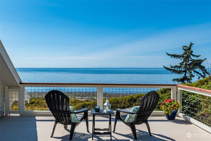 Property Photo: 562 Pebble Beach Drive WA 98239