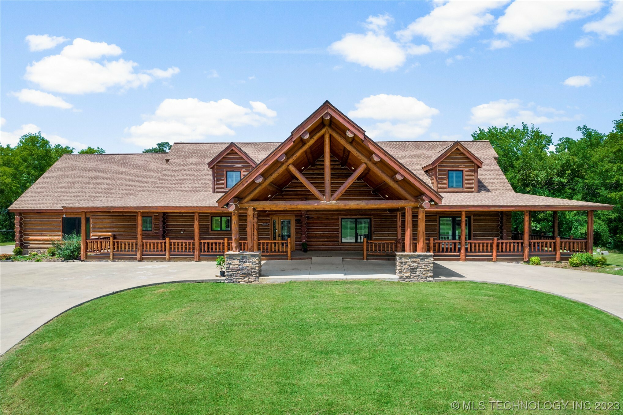 Property Photo: 72860 S 220 Road OK 74467