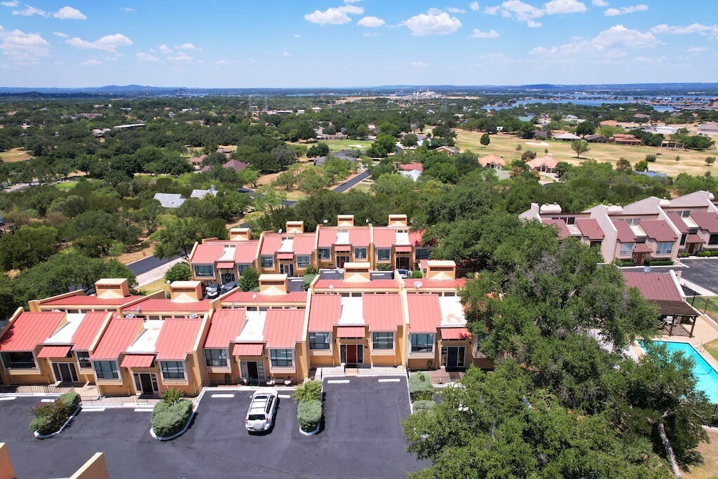 Property Photo: 402 Hi Stirrup E4 TX 78657