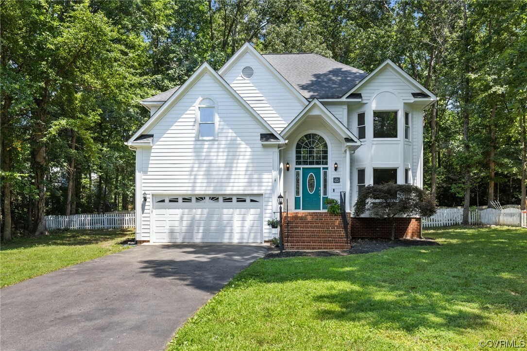 Property Photo: 15010 Rosebay Forest Drive VA 23112
