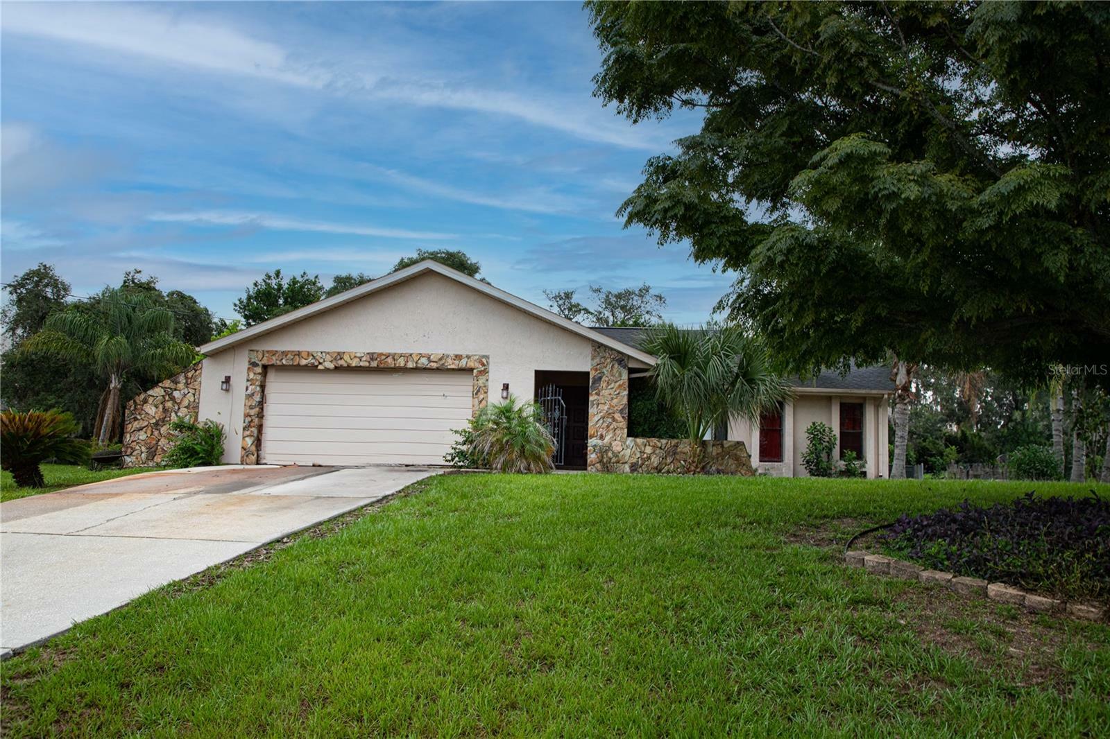 Property Photo:  2250 Evenglow Avenue  FL 34609 