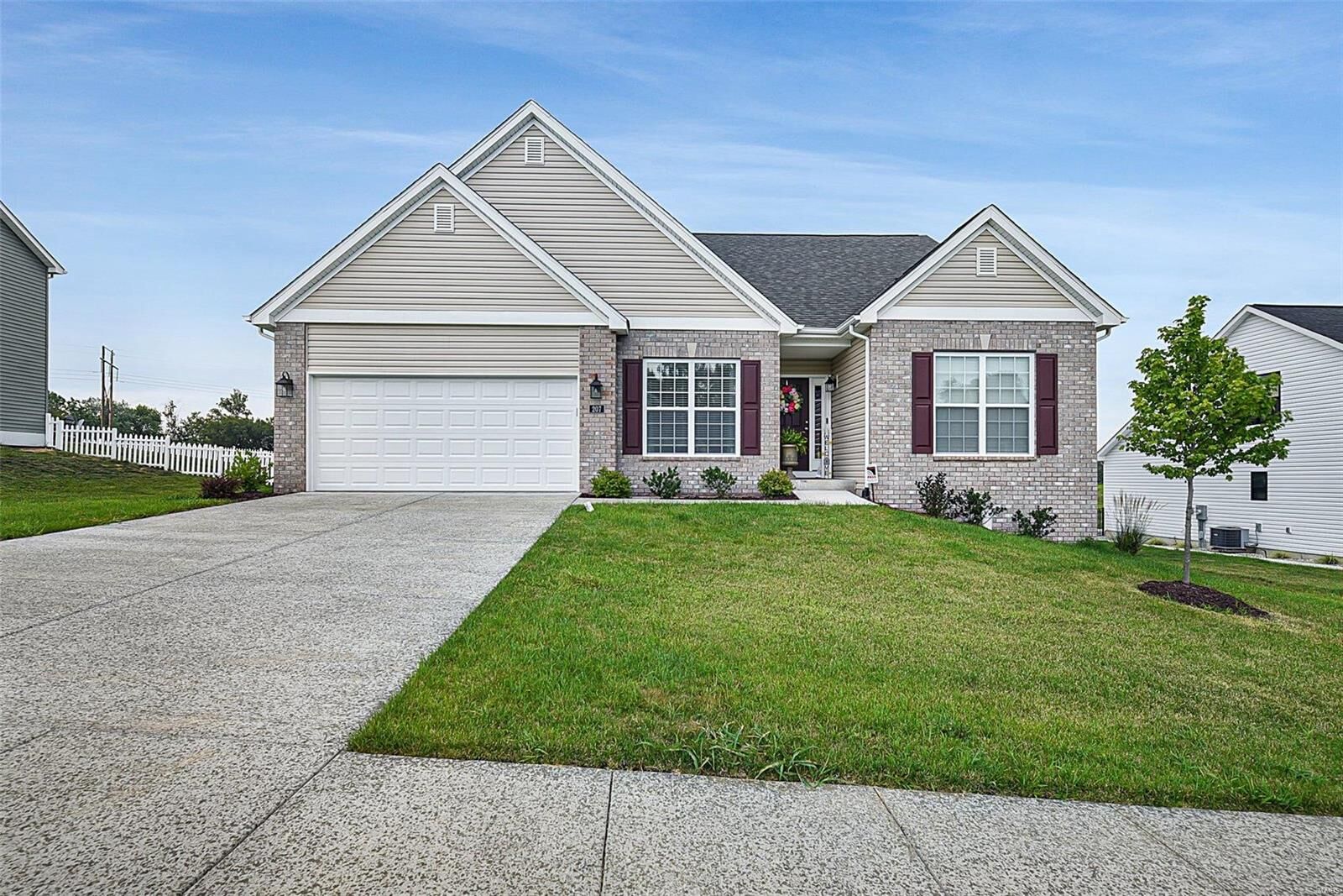 Property Photo: 207 Grand Rapids Lane IL 62025