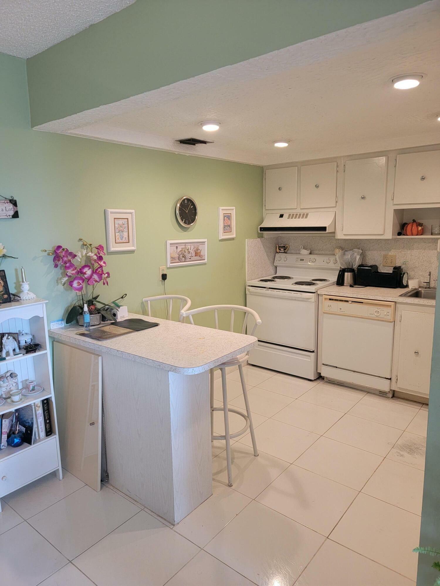 Property Photo: 407 Greenbrier A FL 33417