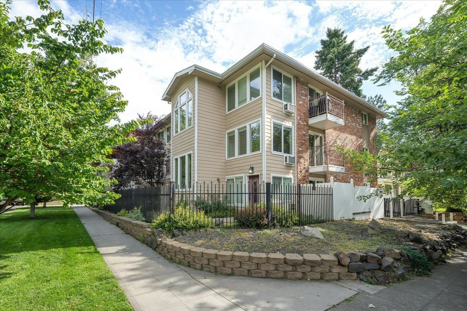 Property Photo:  215 S Chestnut St Unit 5  WA 99201 