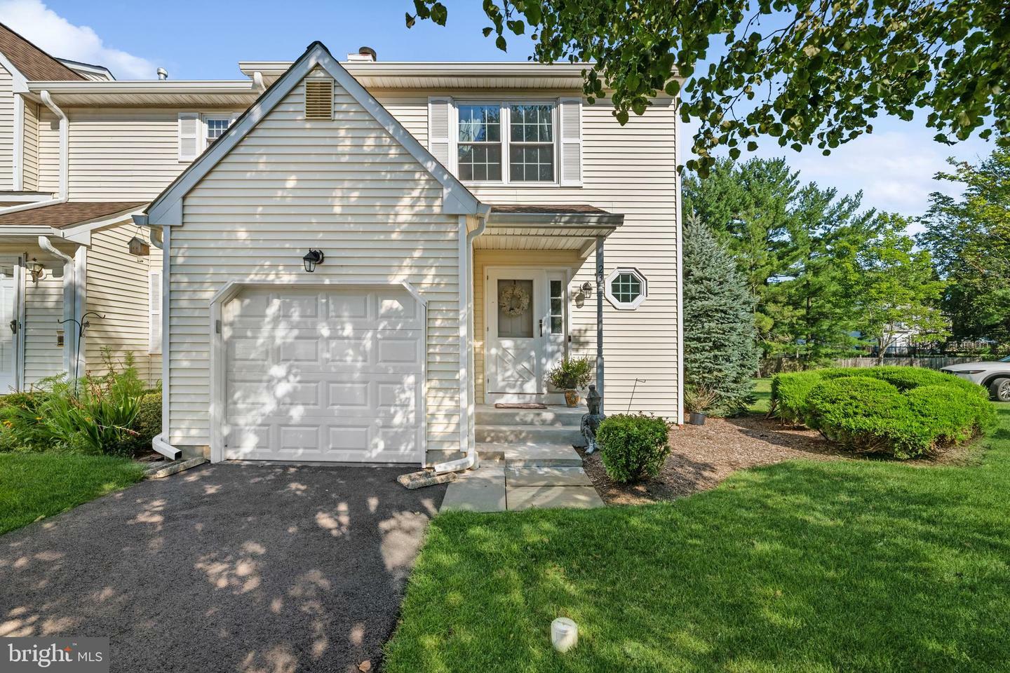 Property Photo:  23 Pilgrim Court  NJ 08628 