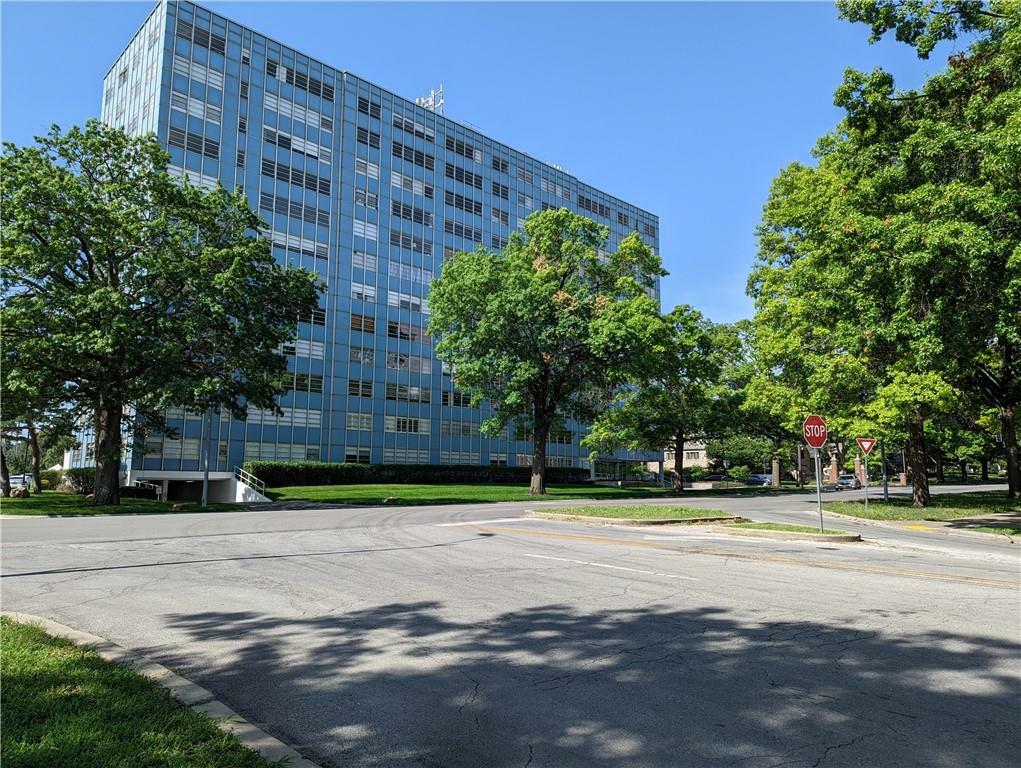 Property Photo:  333 W Meyer Boulevard 414  MO 64113 