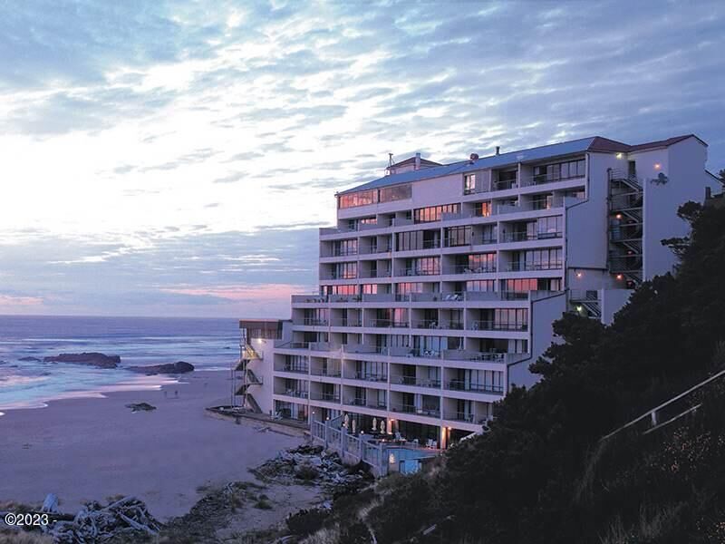 Property Photo: 4009 SW Hwy 101 #433 OR 97367