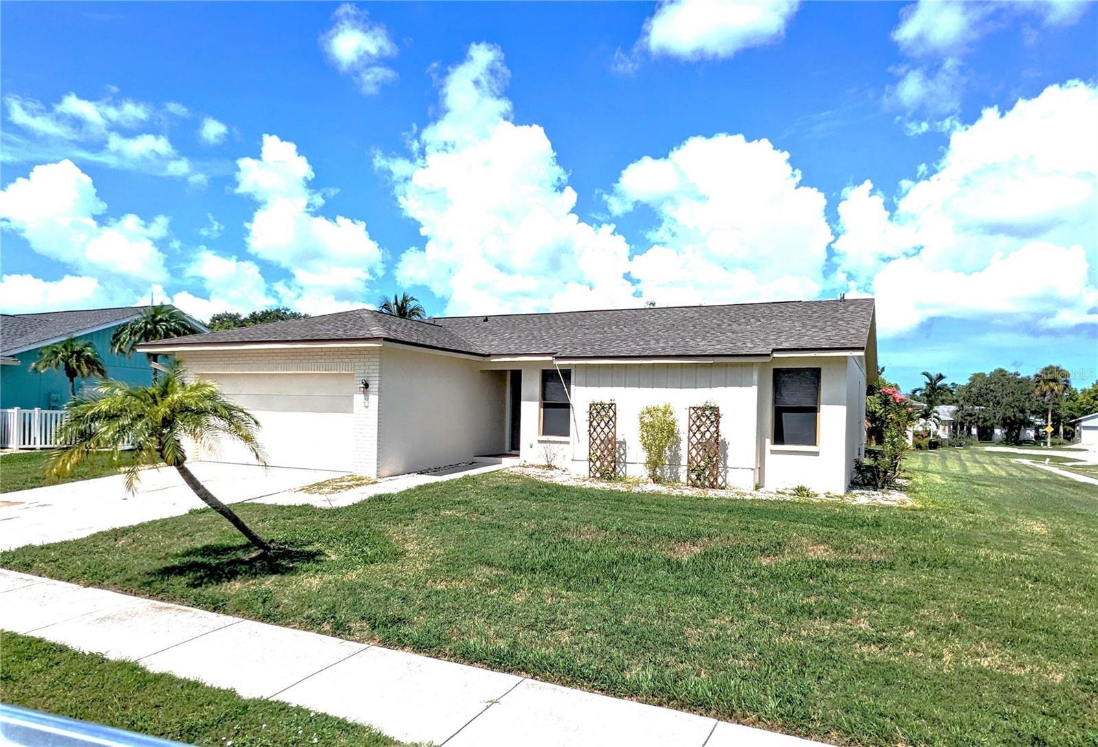 Property Photo: 2458 Wood Oak Drive FL 34232