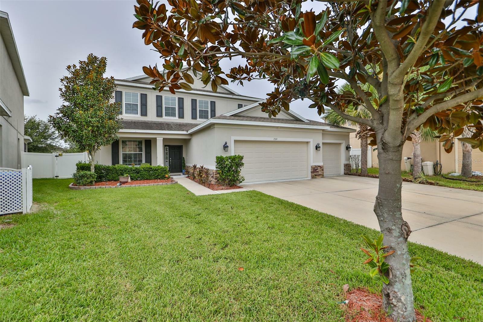 Property Photo:  7319 Blue Beech Drive  FL 33578 