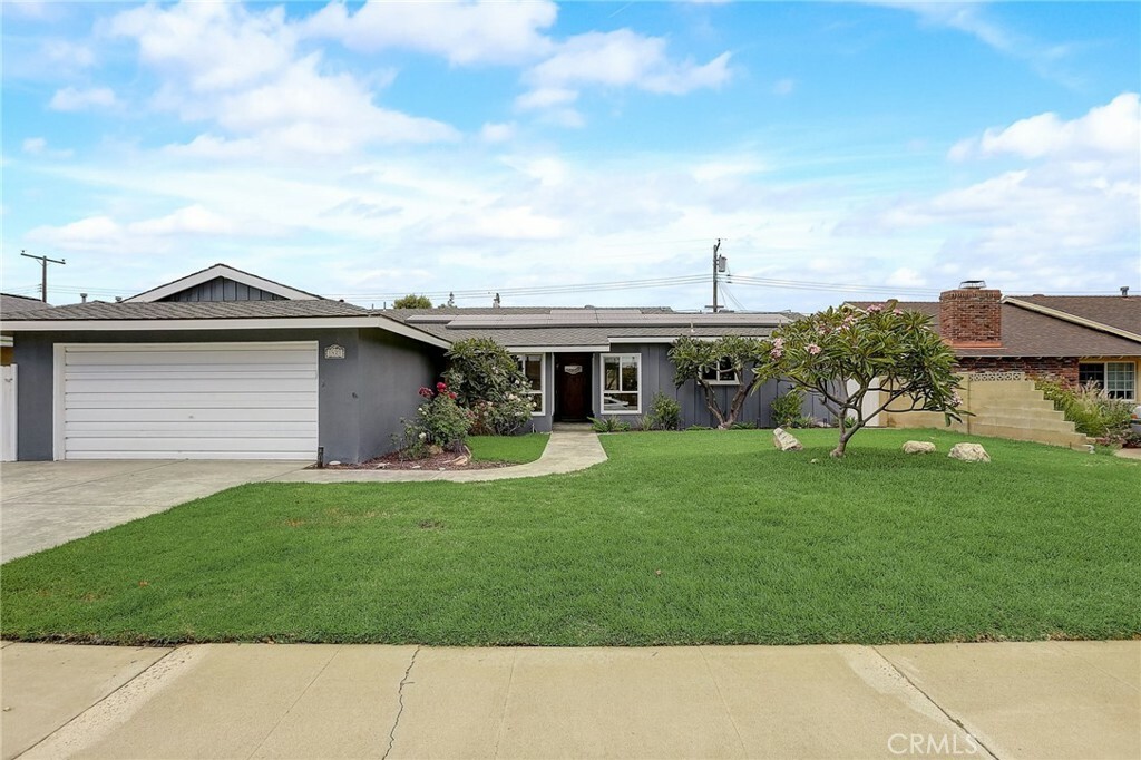 Property Photo:  1421 E Concord Avenue  CA 92867 