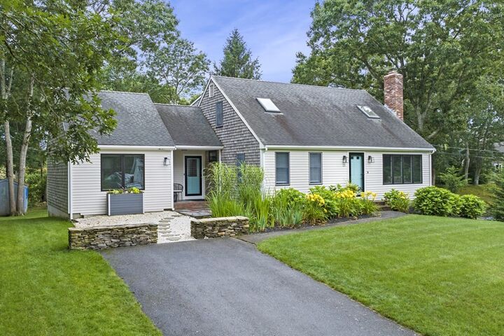 Property Photo:  25 Lamont Road  MA 02532 
