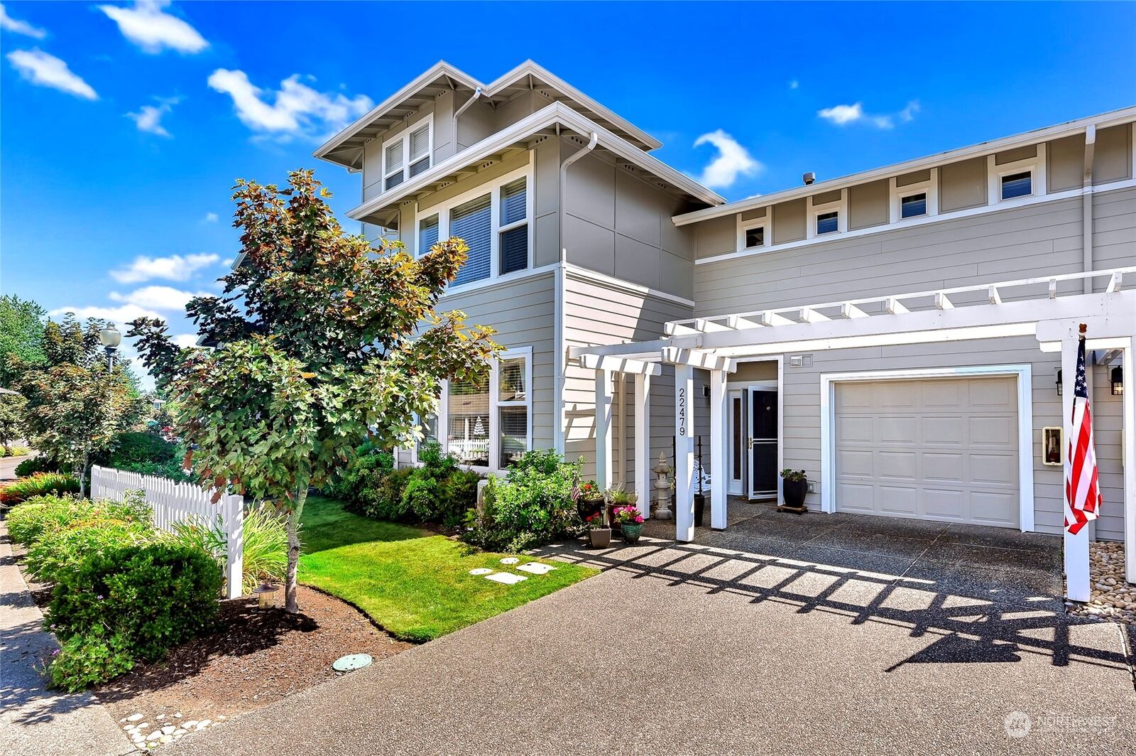 Property Photo:  22479 SE 37th Terrace 1394  WA 98029 