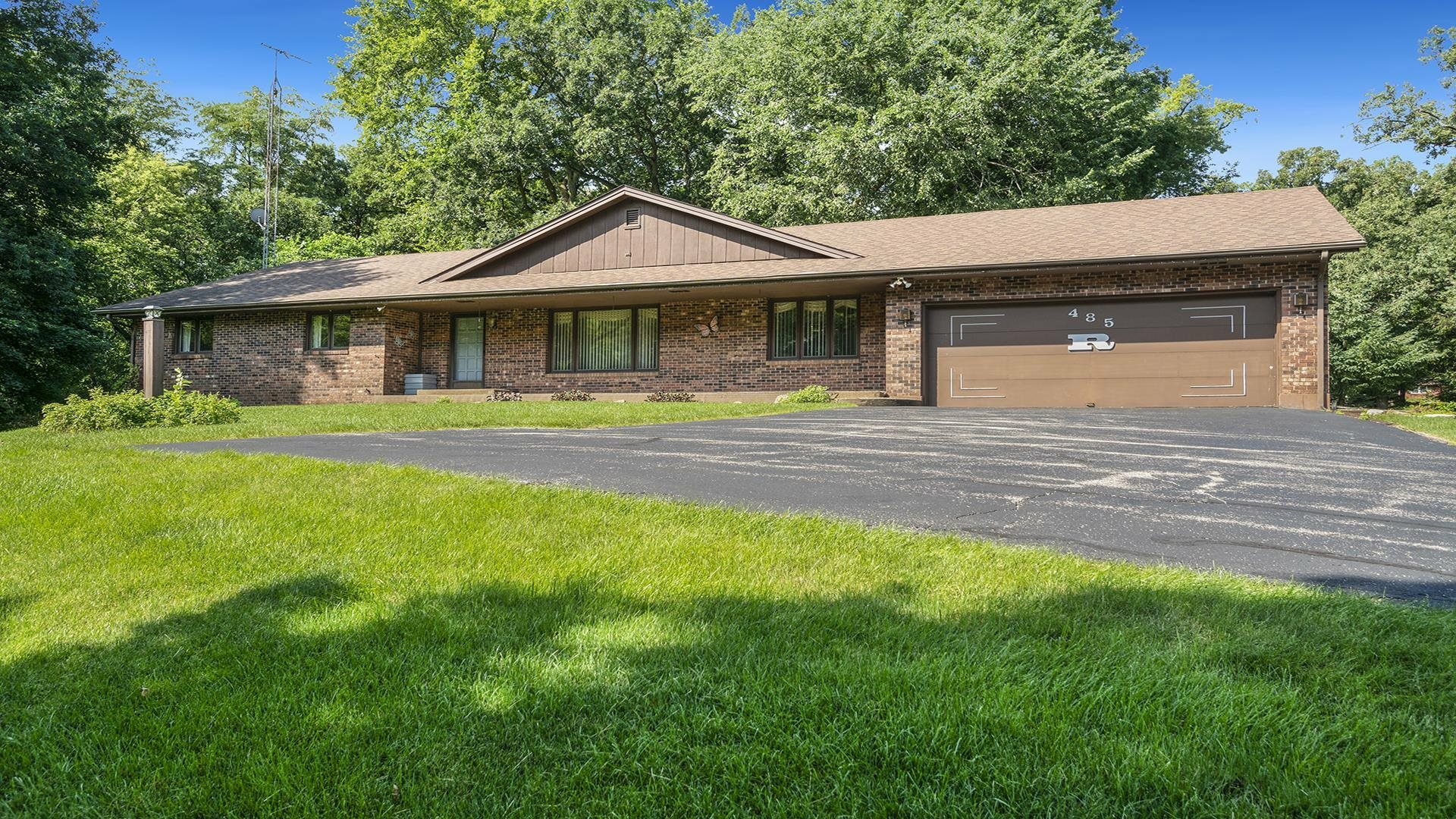 Property Photo:  485 Williamsburg Way  IL 61008 