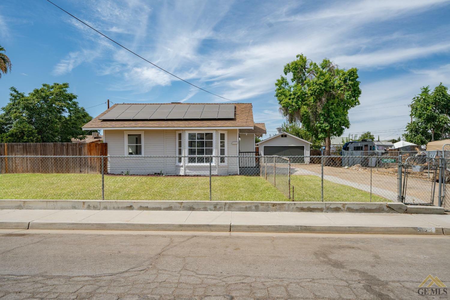 Property Photo:  322 Harding Avenue  CA 93308 