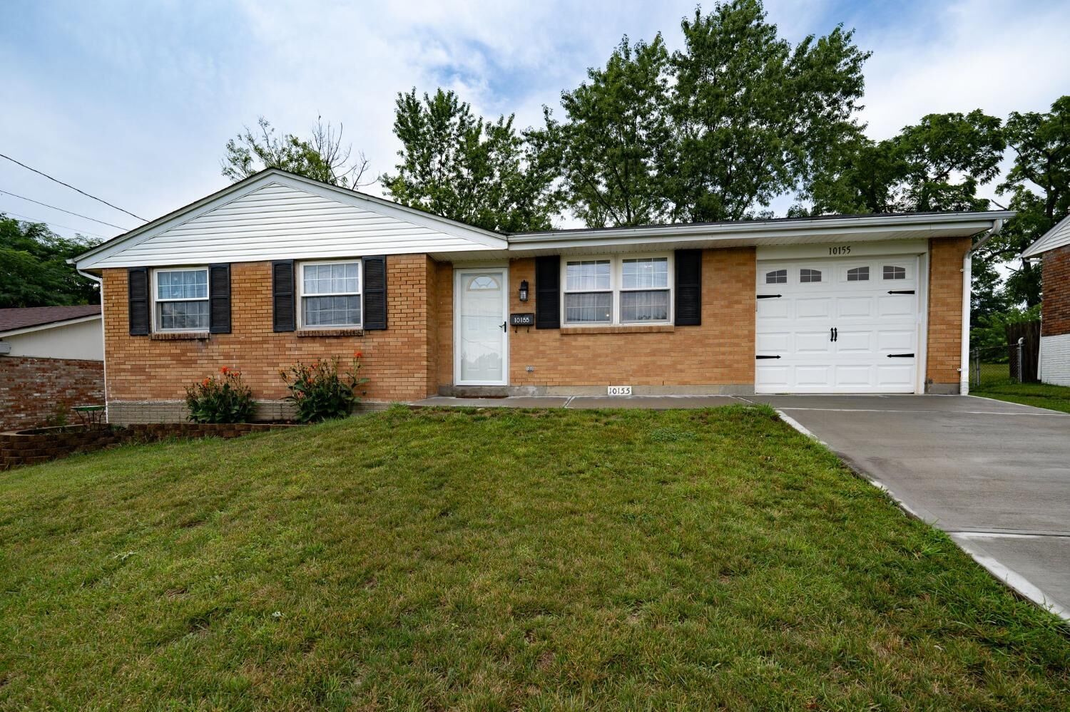 Property Photo: 10155 Pottinger Rd OH 45251