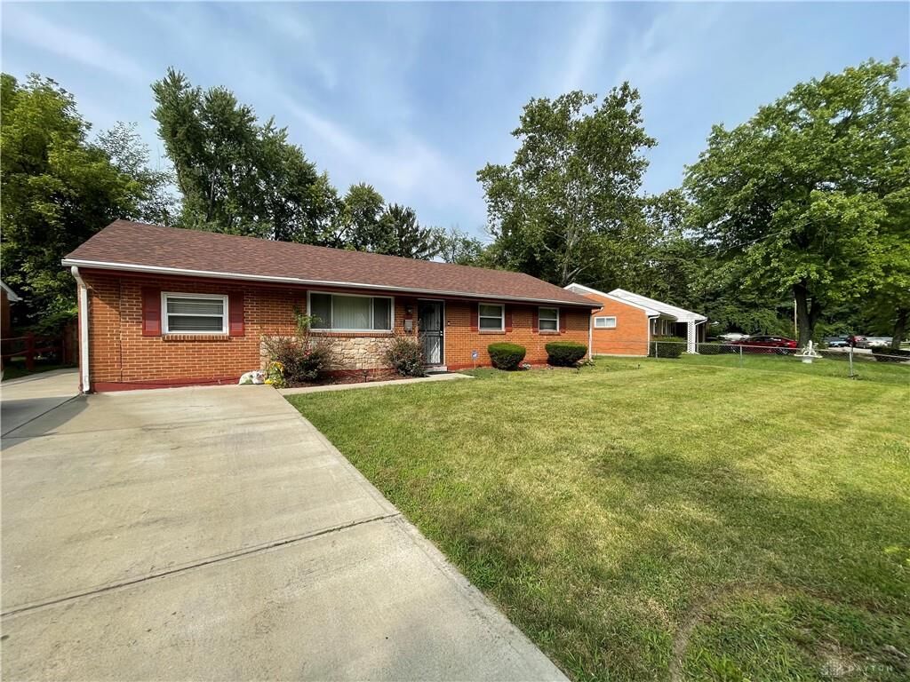 Property Photo: 4439 Bluehaven Drive OH 45406