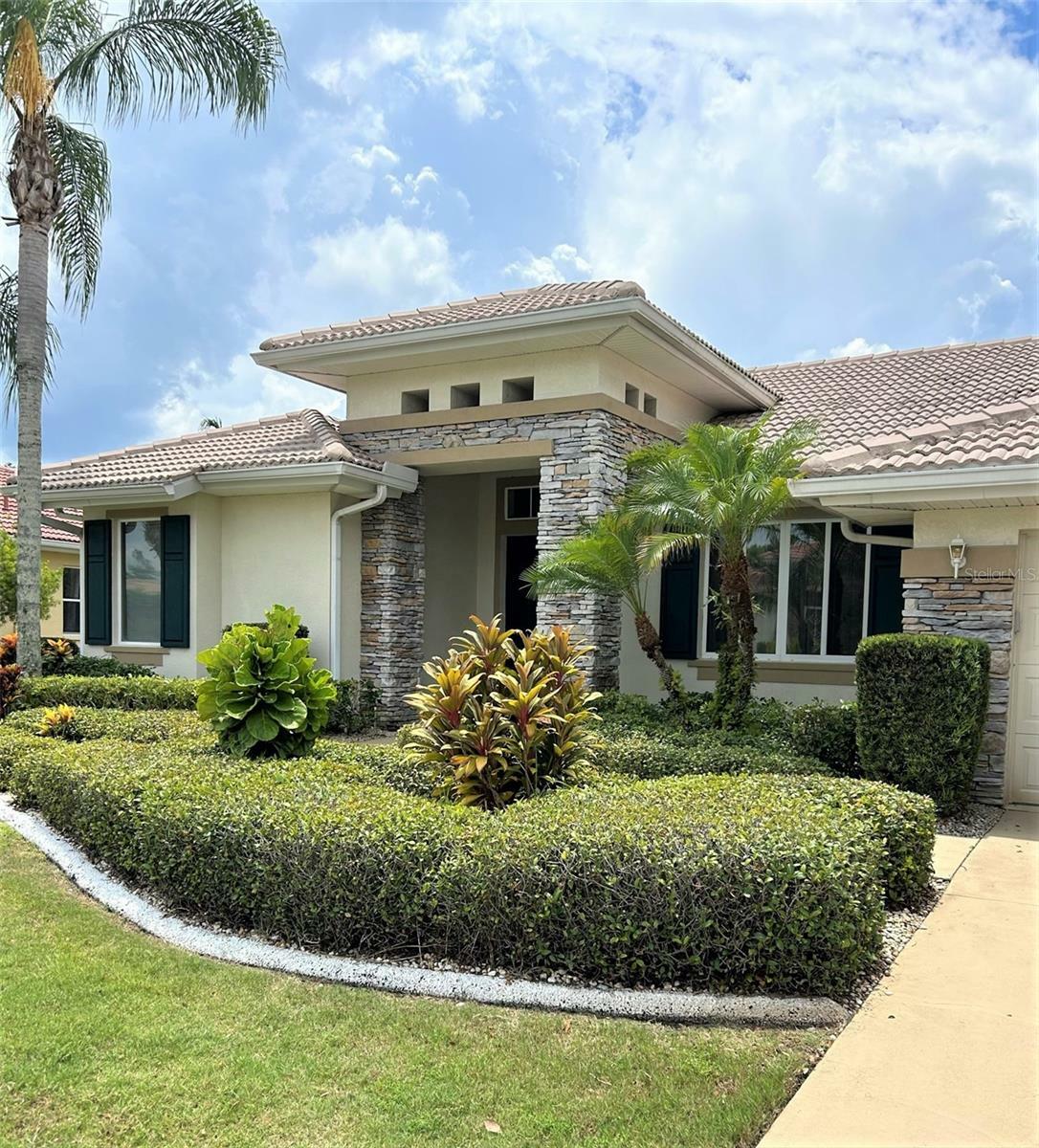 Property Photo:  2205 Myrtle Vista Court  FL 33573 