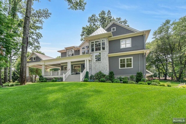 Property Photo: 4 Brookview Court NJ 07423