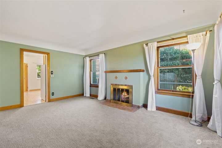 Property Photo: 4021 40th Avenue SW WA 98116