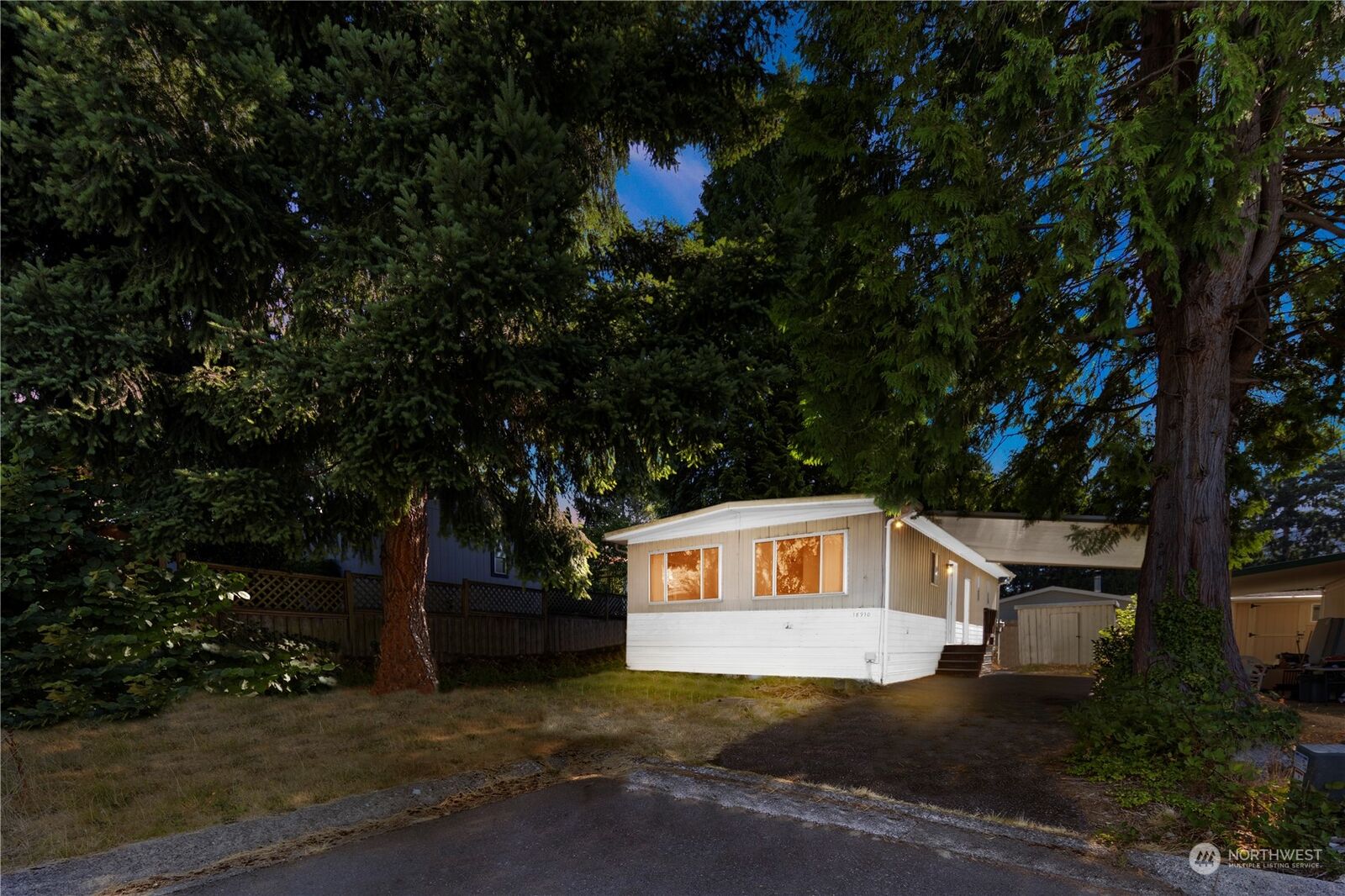 Property Photo:  18910 128th Place NE  WA 98011 