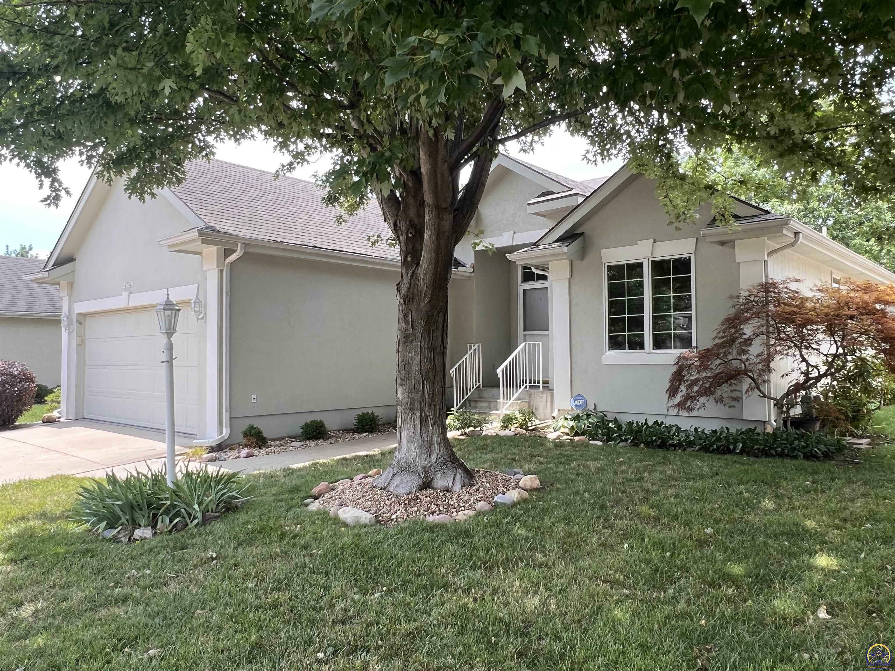 Property Photo:  2429 SW Kings Ct  KS 66614 