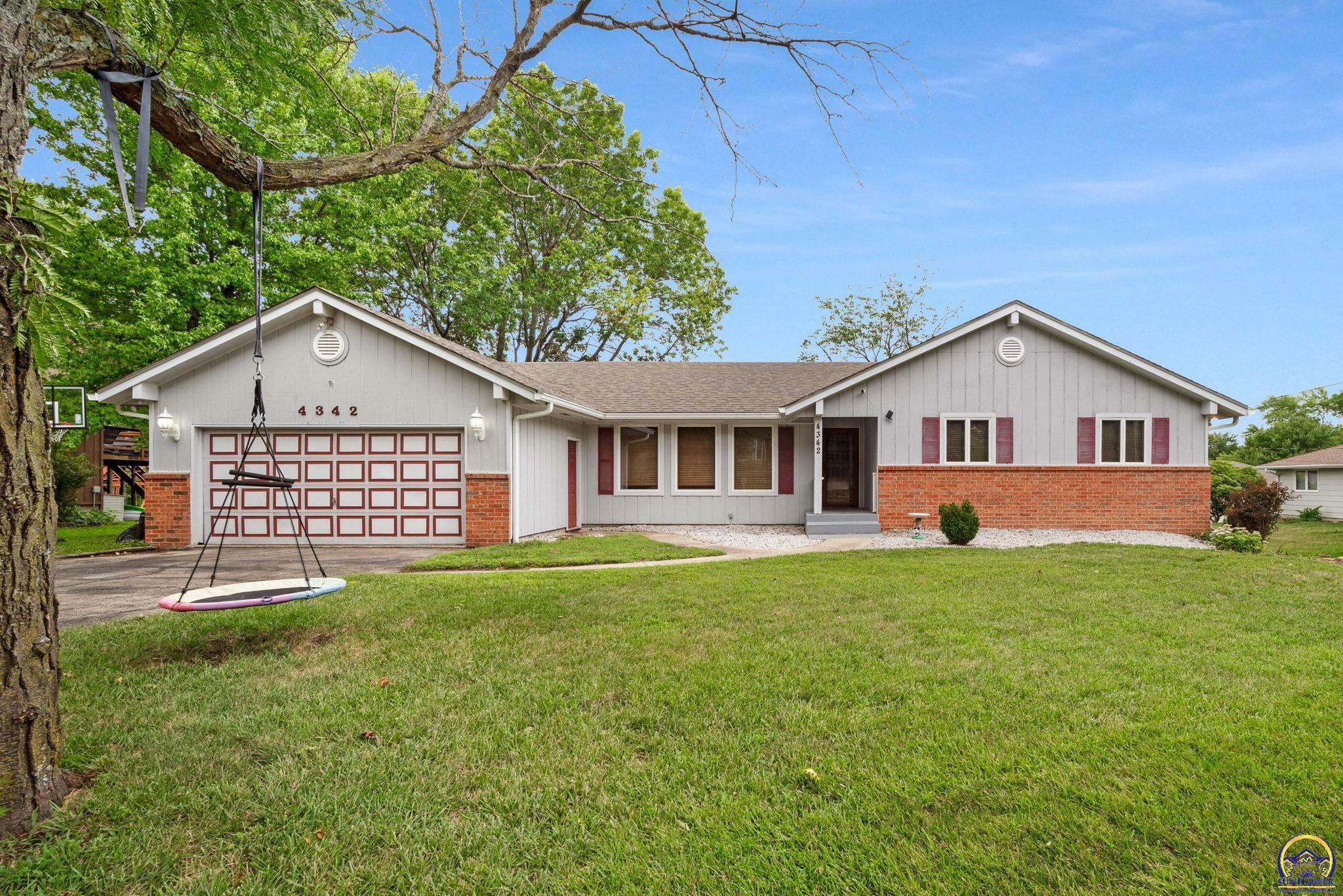 Property Photo:  4342 SE 25th Ter  KS 66605 