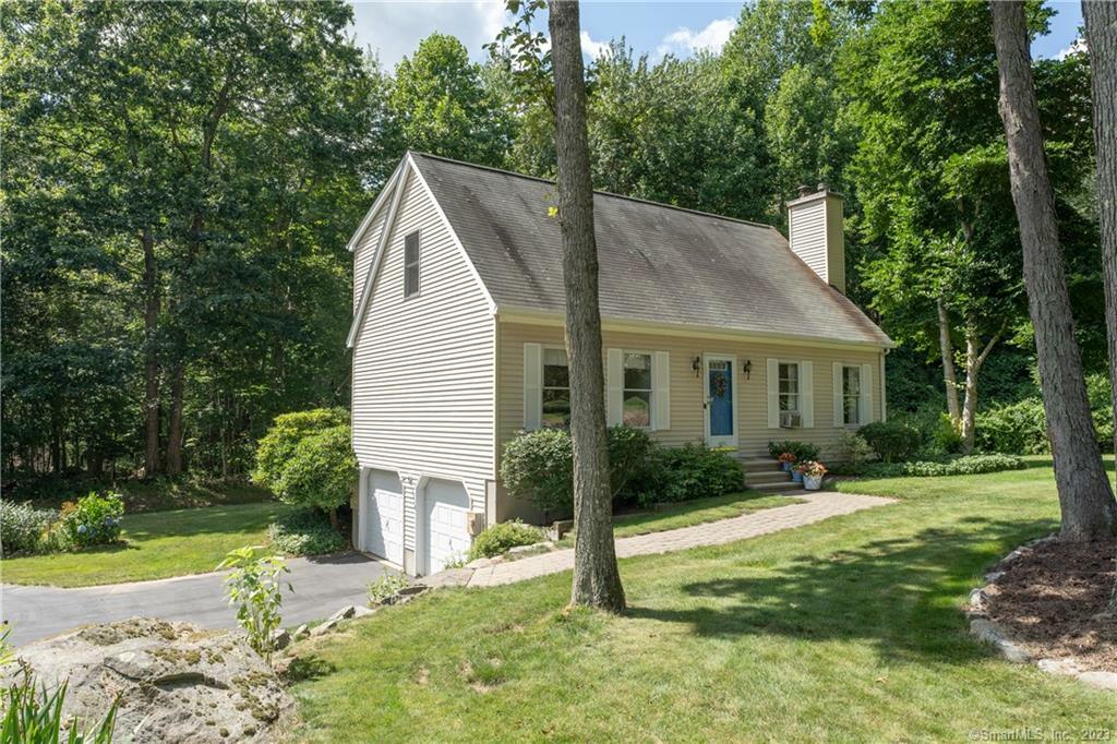 Property Photo:  33 Fox Hill Drive  CT 06413 