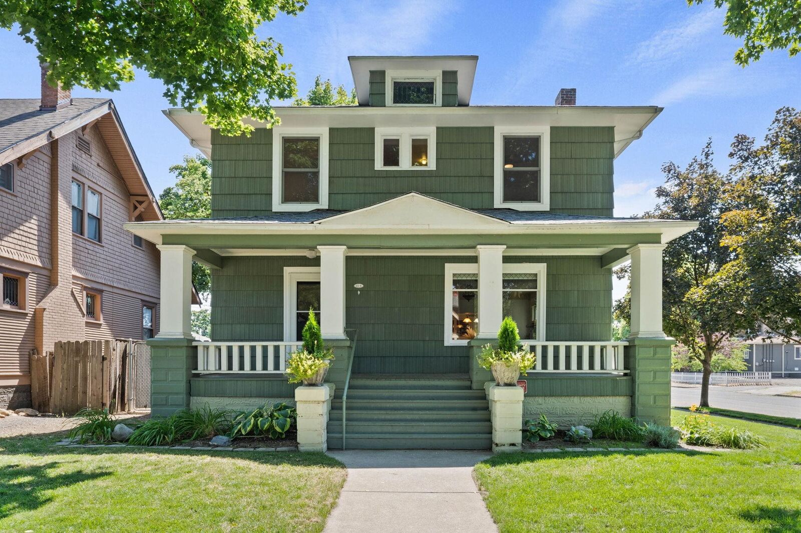 Property Photo:  633 W Cleveland Ave  WA 99205 