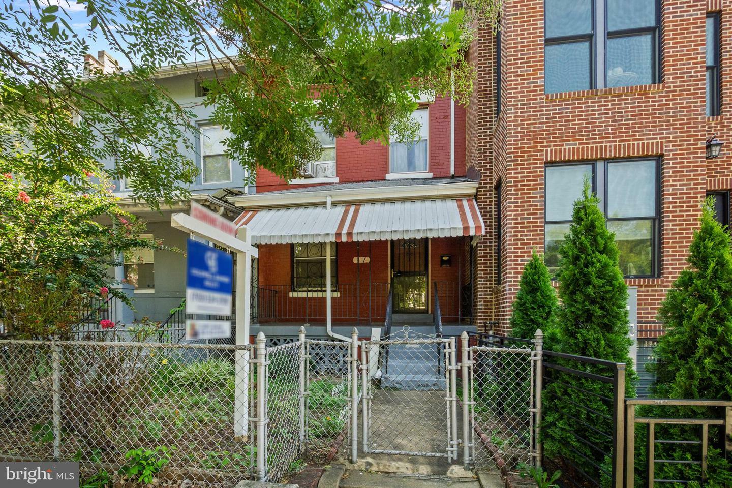 Property Photo:  2627 Sherman Avenue NW  DC 20001 