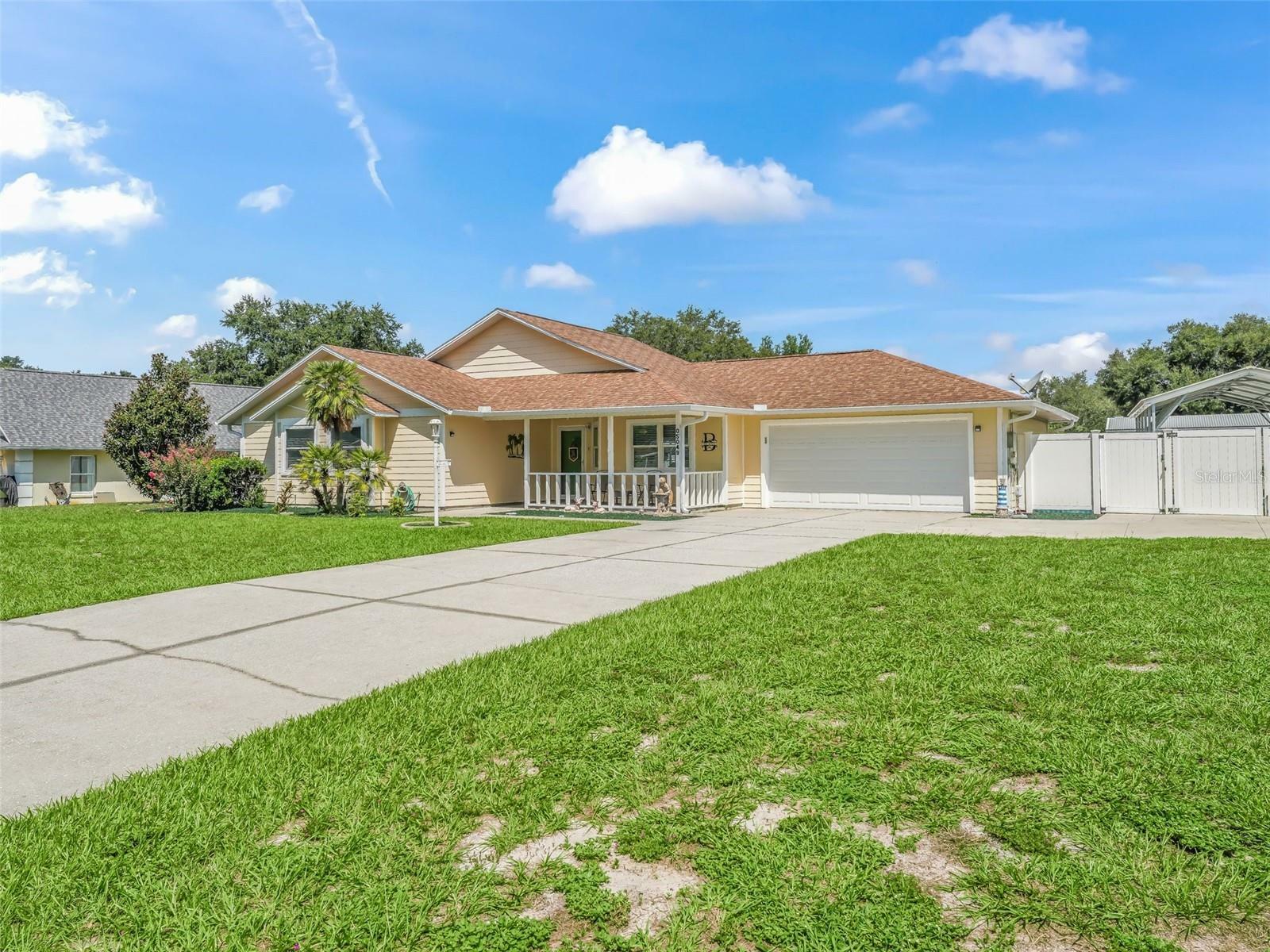 Property Photo:  5049 Royal Oak Drive  FL 34731 