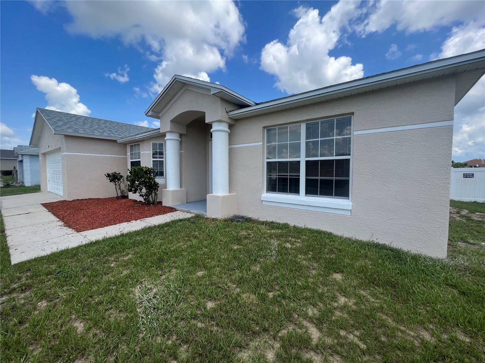 Property Photo:  2377 Sunset Pointe Drive  FL 33898 