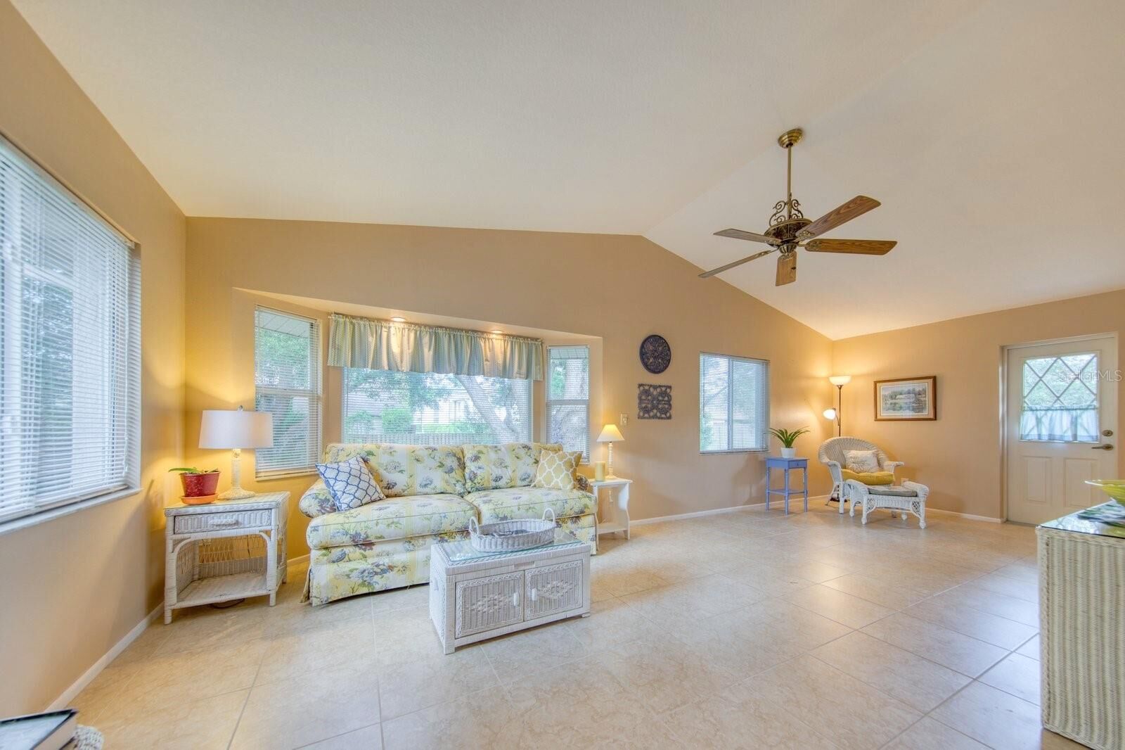 Property Photo: 142 Stafford Circle FL 34684