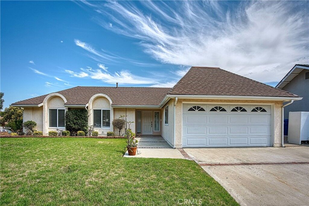 Property Photo: 1993 Chalon Street CA 91320