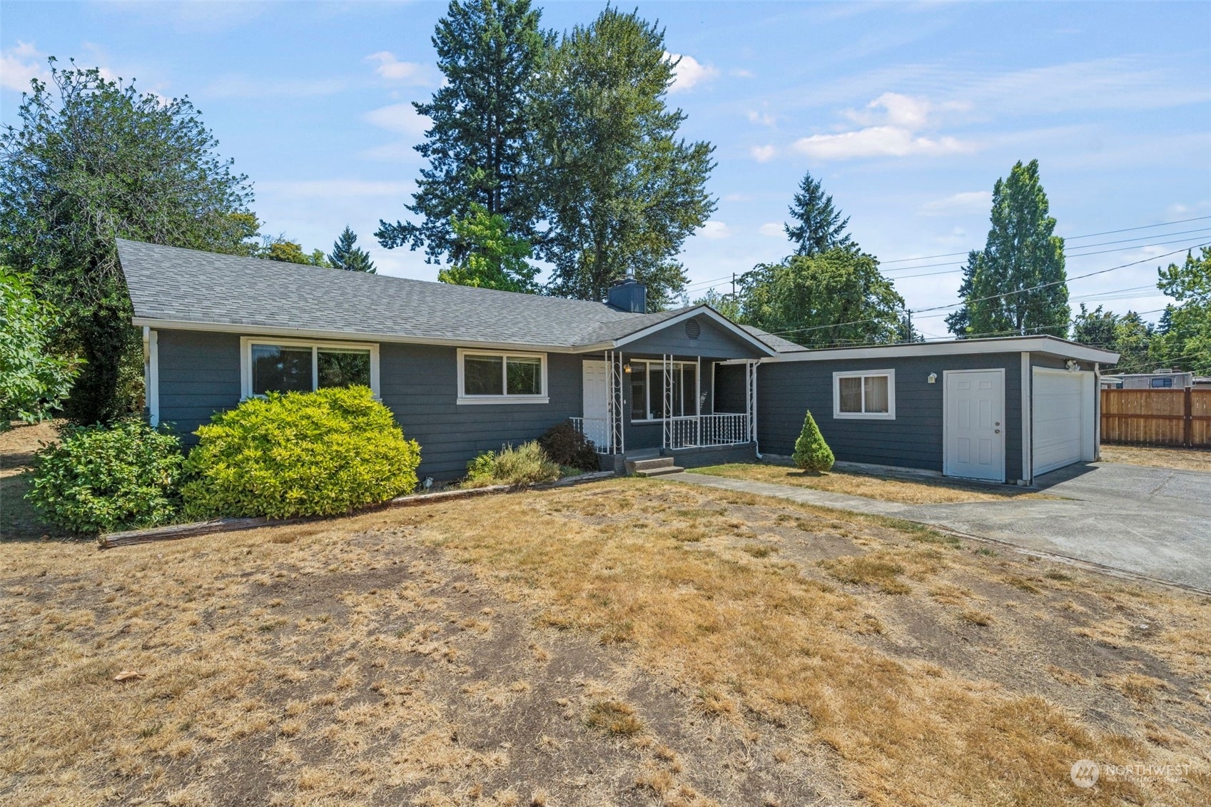 Property Photo: 9425 S Yakima WA 98444