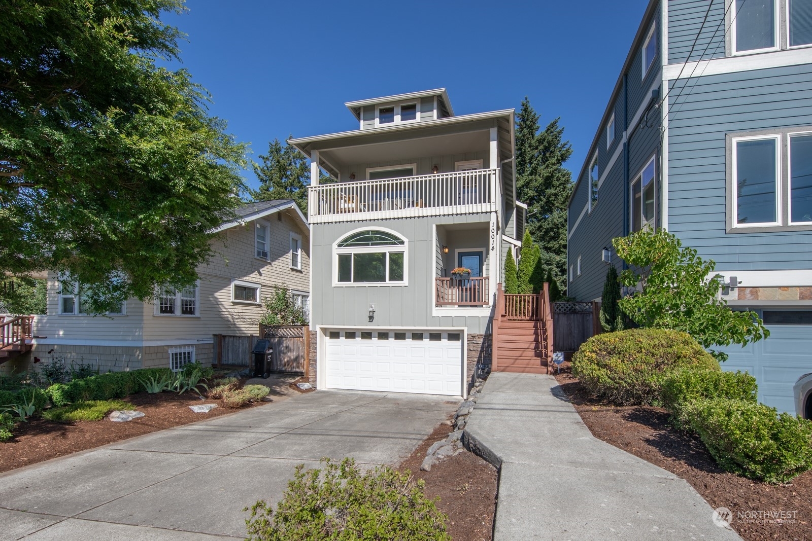 Property Photo: 10014 59th Avenue S WA 98178