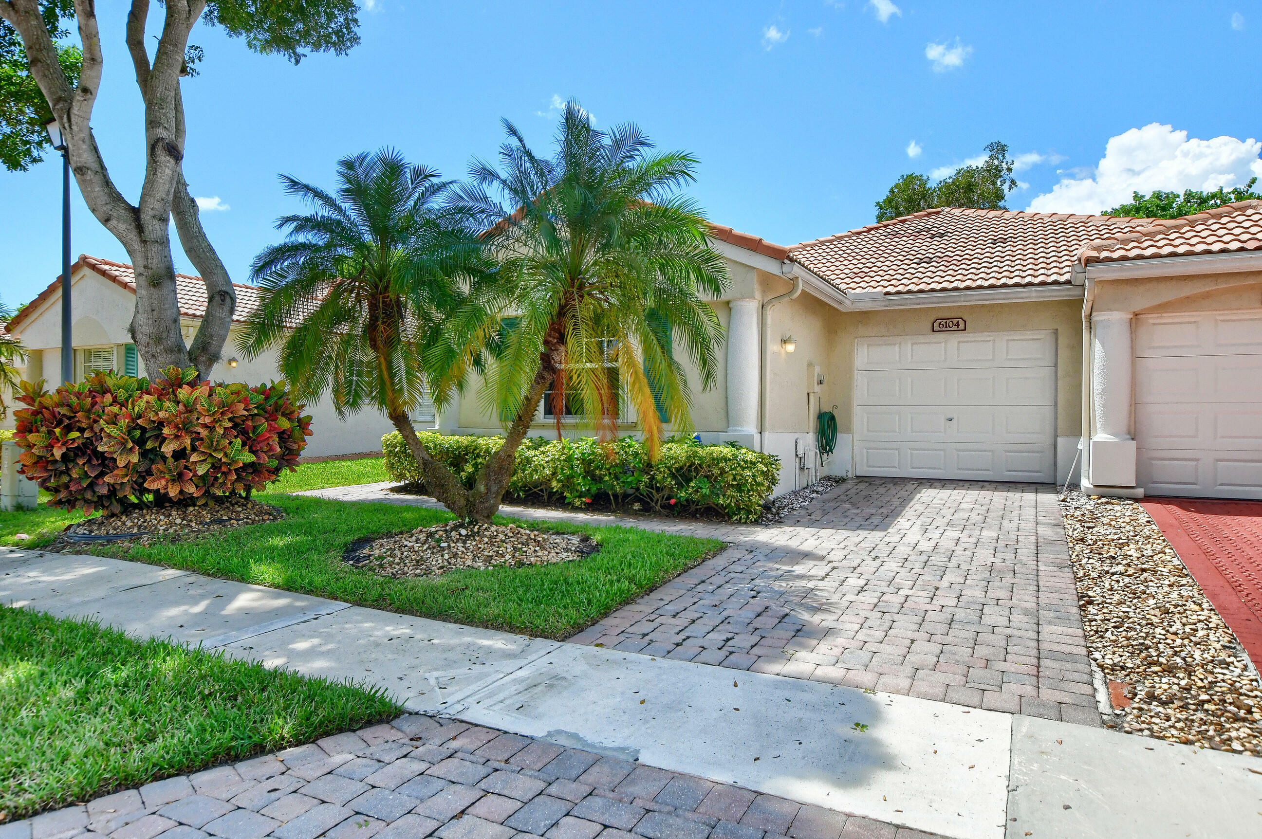 Property Photo:  6104 Petunia Road  FL 33484 