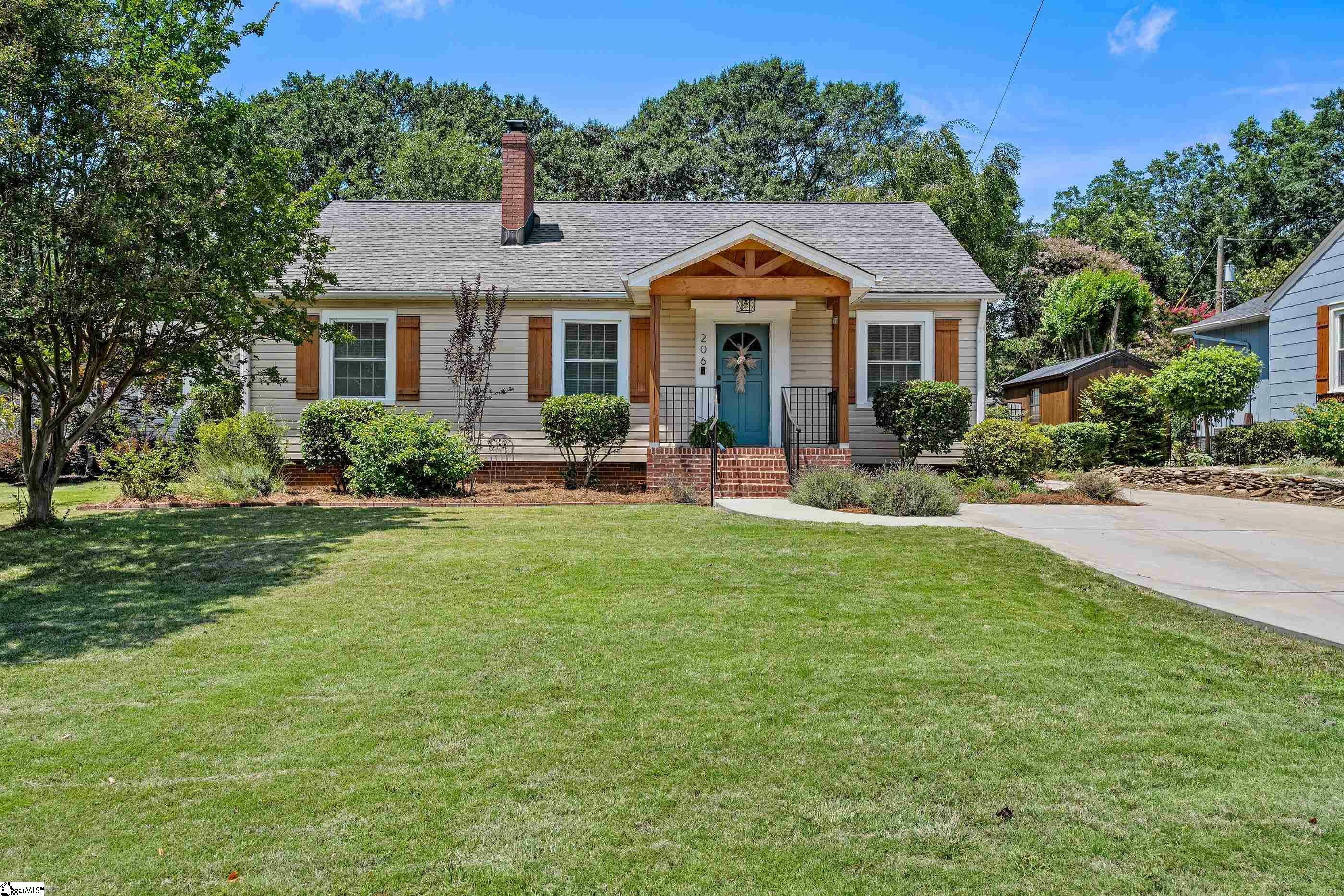 Property Photo:  206 Willow Springs Drive  SC 29607 