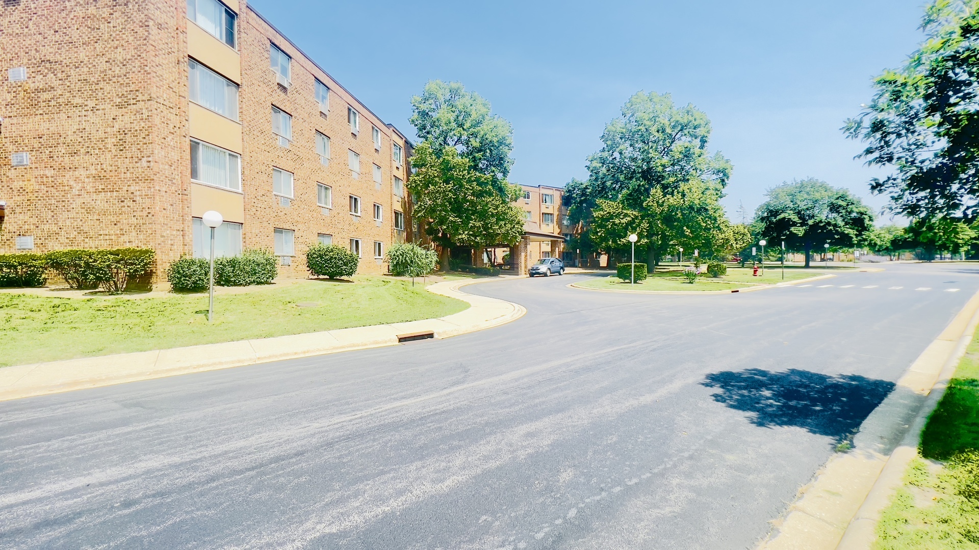 Property Photo: 1880 Bonnie Lane 422 IL 60169