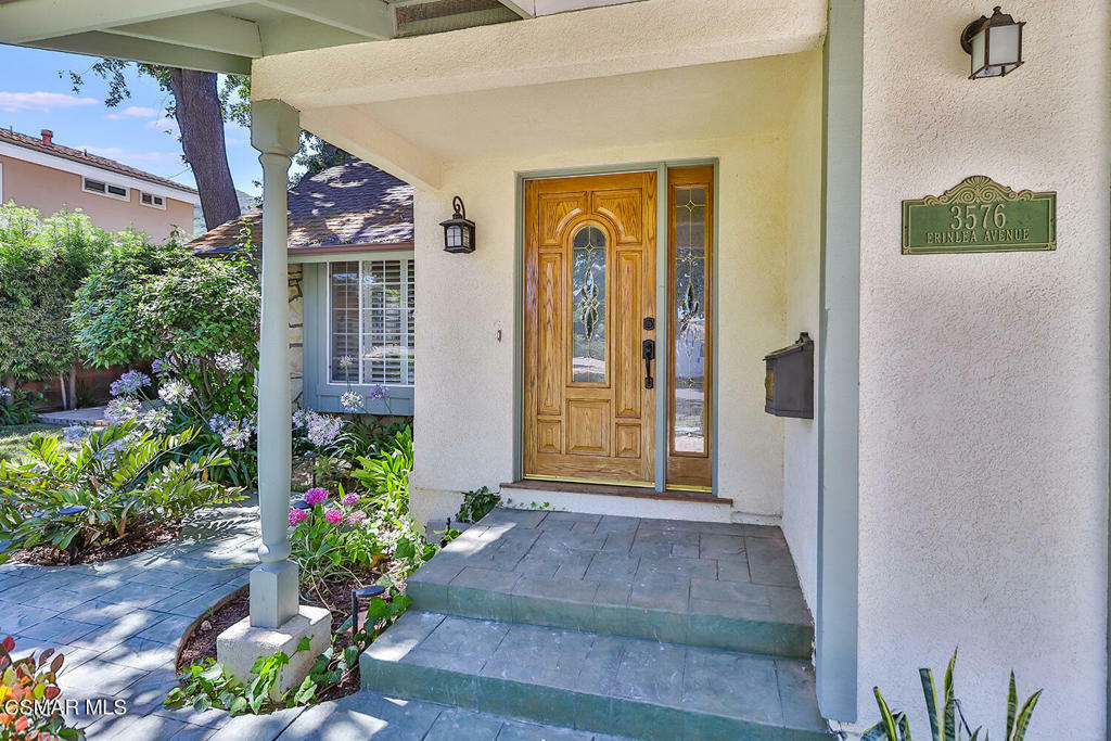 Property Photo:  3576 Erinlea Avenue  CA 91320 