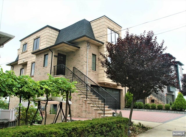 Property Photo:  1033A Morningside Lane  NJ 07024 