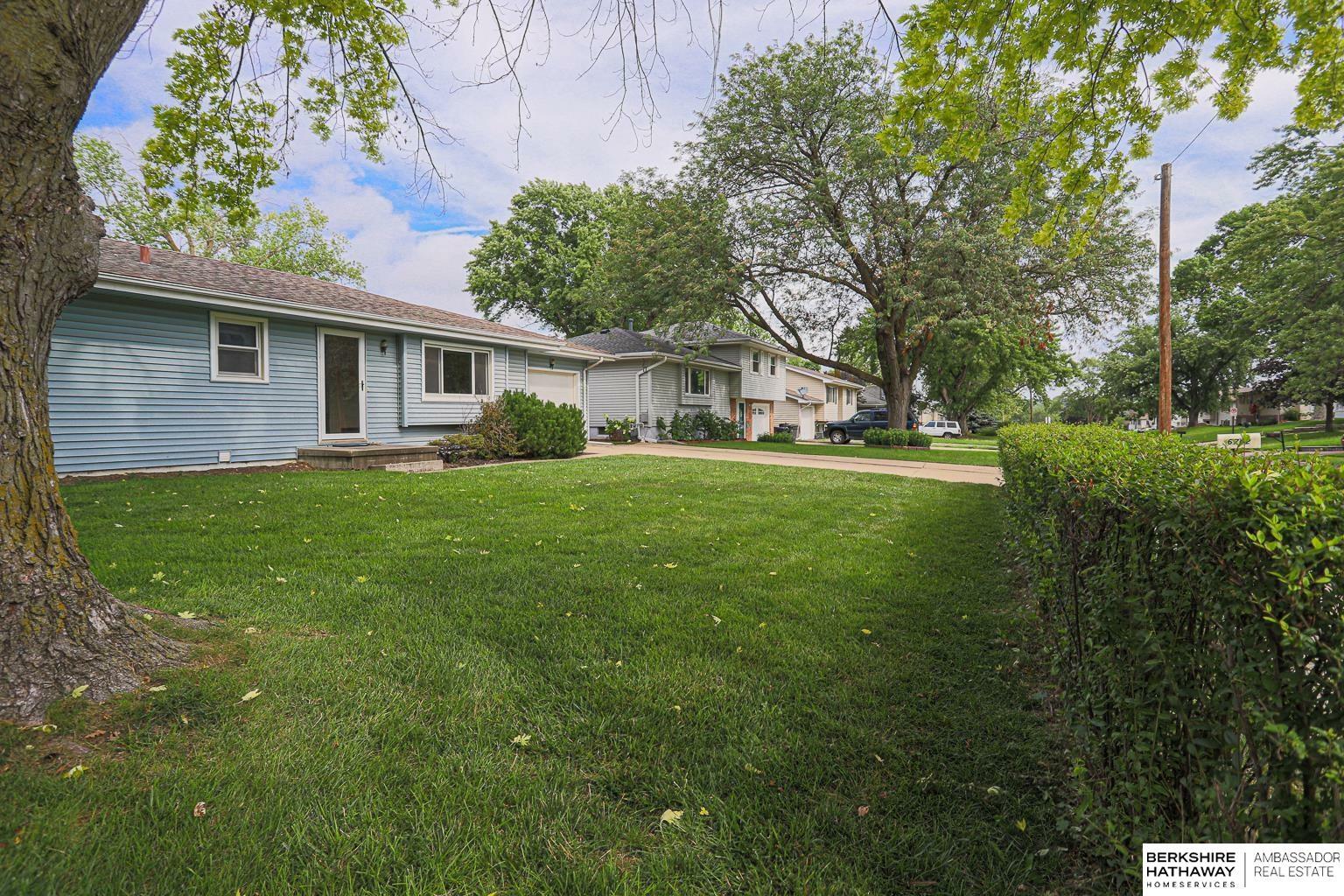 Property Photo:  6702 S 83 Avenue  NE 68127 