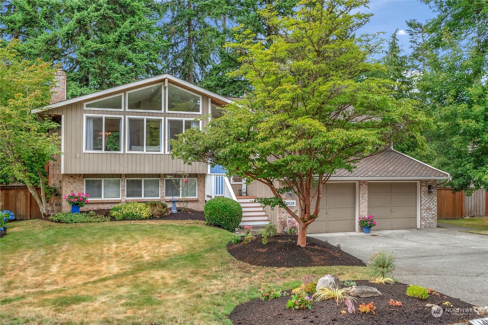 Property Photo:  14924 30th Drive SE  WA 98012 