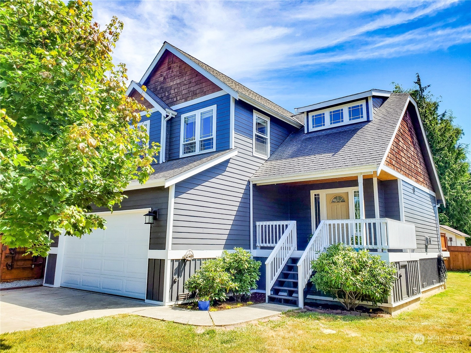 Property Photo: 901 Park Street WA 98257